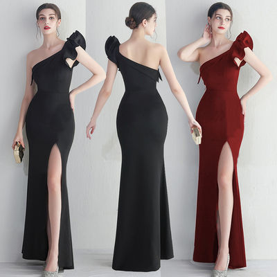 Schwarzes schlankes Abendkleid unregelmäßiges, gerolltes, sexy Kleid mit Hüftbeutel