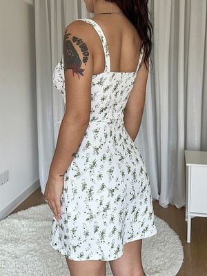 Kleine Blume sexy Slip Kleid Halter Slim Fit Rock Linie Hals Rock