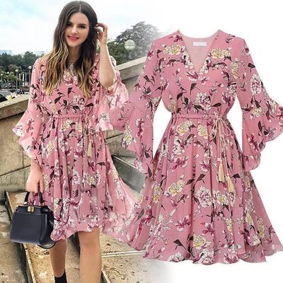 Kurzärmelig Knielänge Blumenkleid V Hals Flächendärme Schlauchkleid