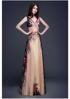 Schöne, schlanke Abendkleider, elegantes Blumenkleid mit Schultern.