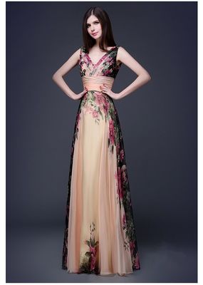 Schöne, schlanke Abendkleider, elegantes Blumenkleid mit Schultern.