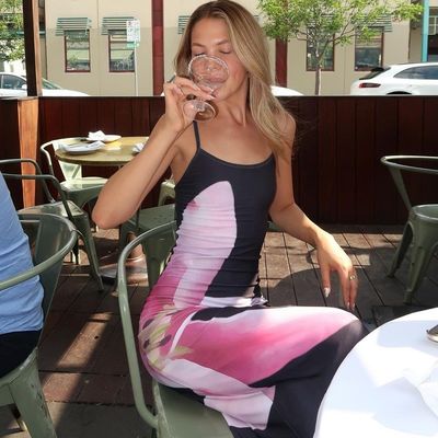 Stylisch Rückenloses Blumenkleid Sexy Halterkleid Schnitt schlank gestrickt