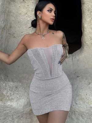 Modepaket Hüfte Kleid Mercerized Brust Hohl aus schlanke Tasche Hüfte sexy Nachtclub Kleid
