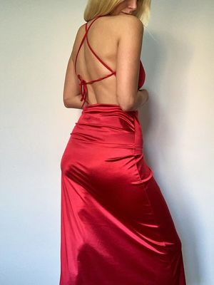 Mode-Hot-Verkauf Massivfarbe hängender Hals rücksichtslos dünner Gürtel Wickel Hüft Rock sexy Split-Kleid
