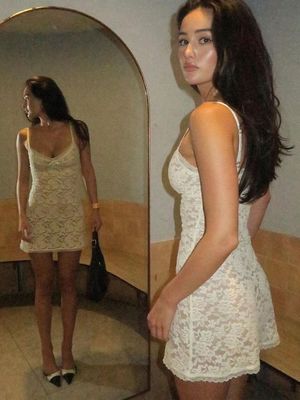 Frühling und Sommer neue sexy Gewürz Spitze Perspektive Kleid Hohl aus Halter Tasche Hüftrock