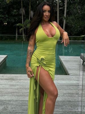 Custom Frühjahr und Sommer Neue Mode Sexy Feste Farbe Schlanke Hohe Taille V-Hals Halter Kleid Frau