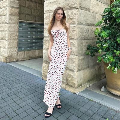 Custom-Damen-Frühling/Sommer 2024 neue süße Wind-Halsschnitt Spitze Spitze blumige Halterkleid