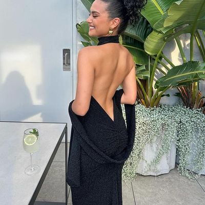 Mode-Temperament neue sexy Blockbuster Halter Halter schlanke Spleißung Ärmel langes helles Seidenkleid