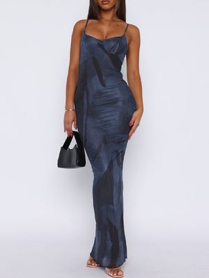Ein neues, schönes, Vintage-Druck-Slip-Kleid, französisches, schlankes, schmackhaftes Kleid.