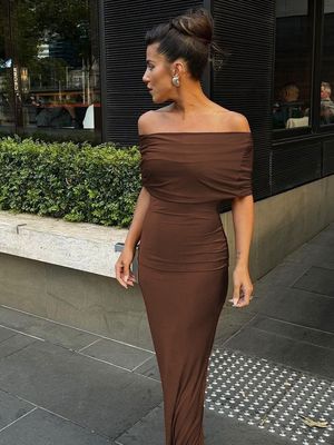 Custom Ein-Linie Schulter-Flecken-Kleid Schlankung Schnittunterrock Kleid Frau