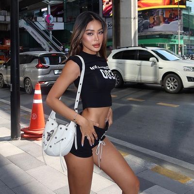 Neue Nische Hottie Ärmellose Briefdruck Ultra kurze Ernte T-Shirt Top