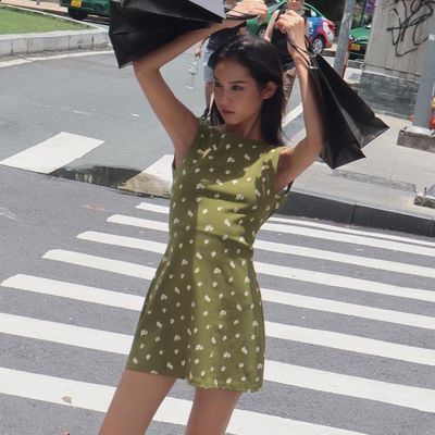 Straßenstil Sommer süß sexy runder Hals ohne Rücken blumiger lockerer Prinzessinnenrock Europa und die Vereinigten Staaten neues Kleid