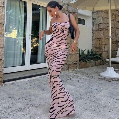 Sommerneue Mode sexy Rückenloses, kundenspezifisches, dünnes Halterkleid.