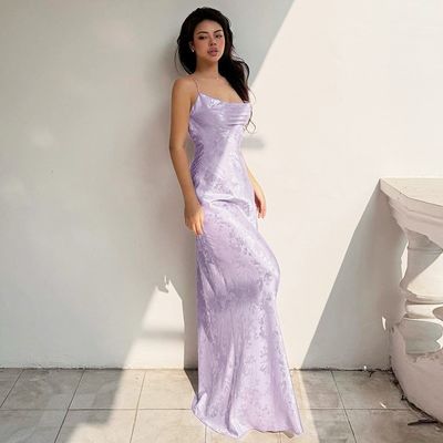 Frauen Sommer Neues Sexy Linien-Hals Französisch Stil Satin Rückenlos Langes Halter Kleid